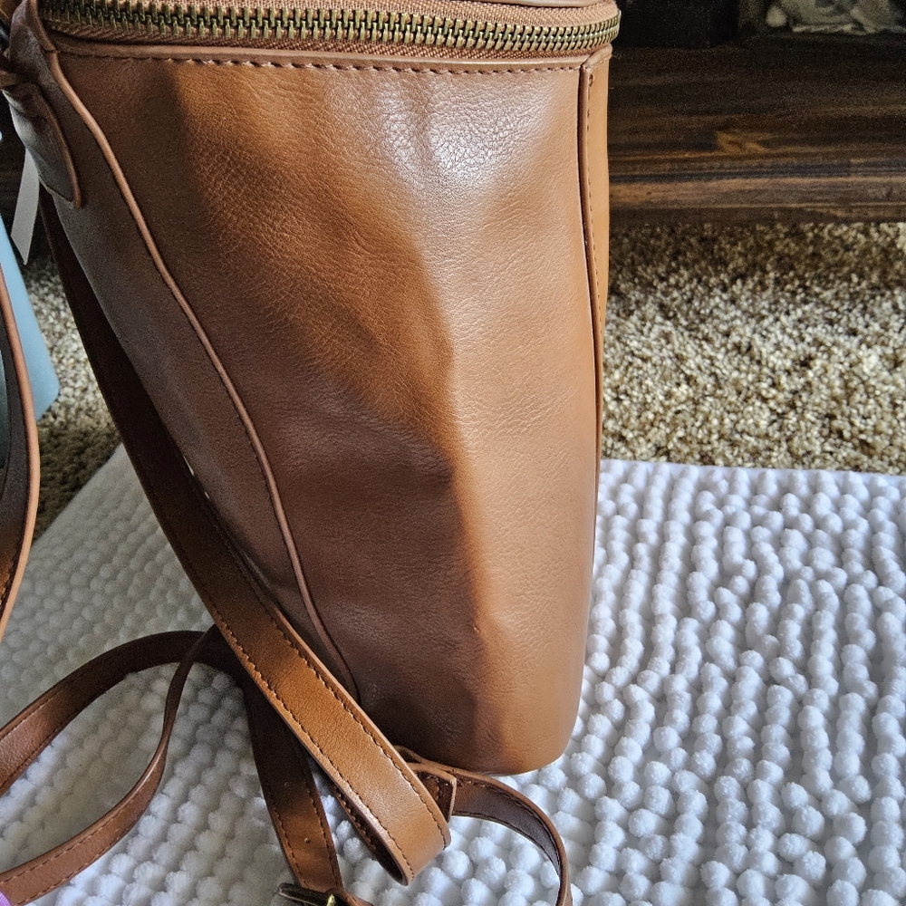 Universal Thread Backpack - Picture 4 of 9